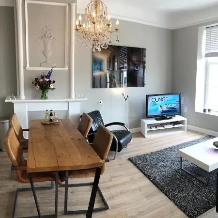 Aan De Maas Apartment